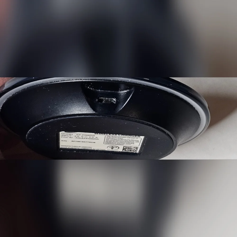 [Samsung] Qi Certified Wireless Charging Pad with 2A Wall Charger